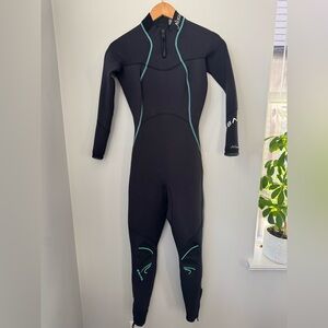 Bare 3/2mm Nixie Ultra Black and Teal Full-Body Wetsuit Size 06 Water sports EUC